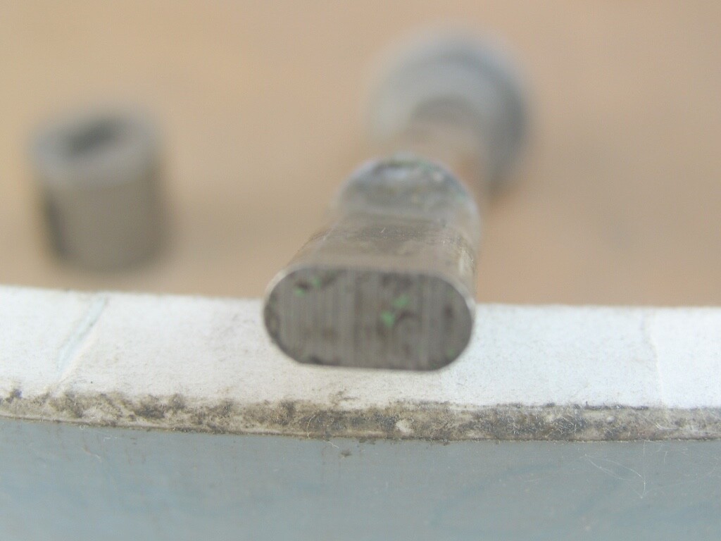 One UNIPUNCH Obrund Punch, Die + Collar set (0.224 x 0.414) (Lot B9)