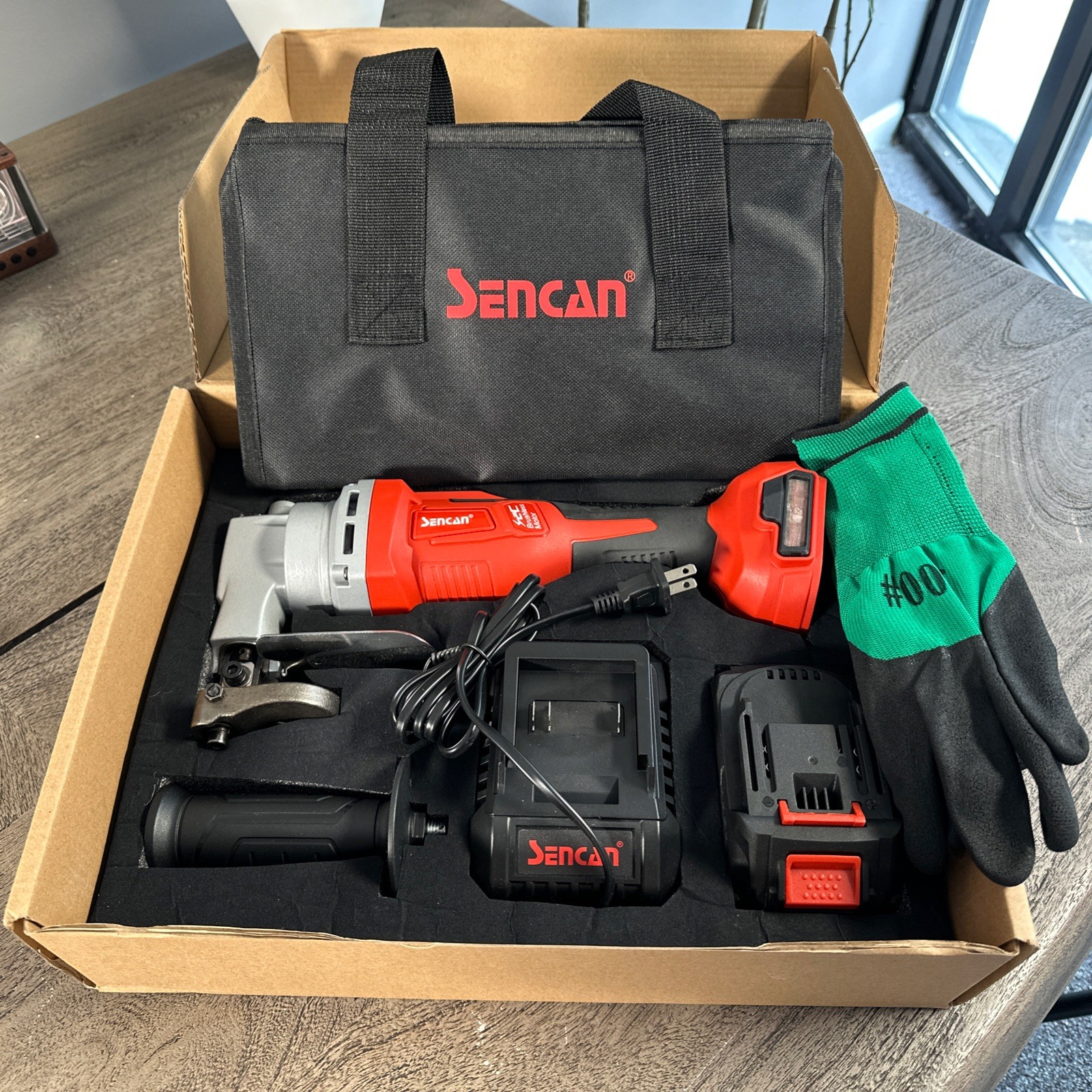 Sencan Cordless Gauge Shear Metal Cutter 2600RPM Brushless 4.0AH battery/Charger