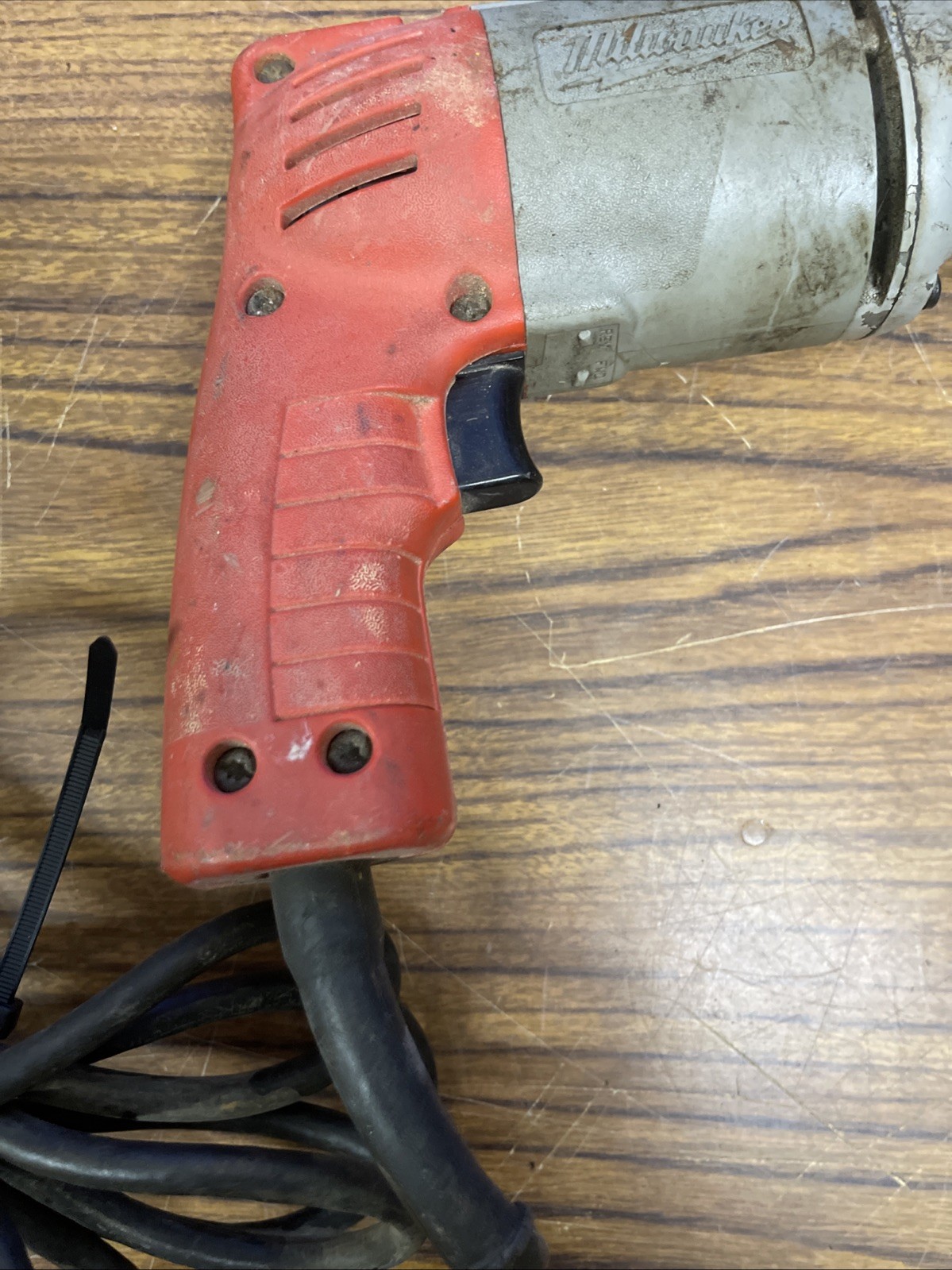 Milwaukee 6852-20 18 Gauge Electric Metal Shear Corded Sheet Metal Cutter