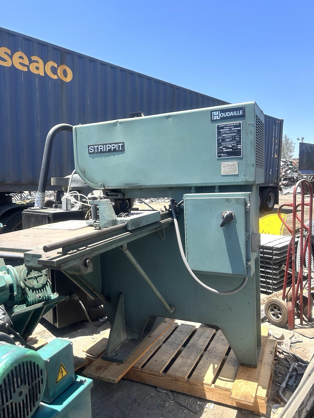 Strippit Houdaille Custom 18/30 30-Ton Hydraulic Turret Punch Press 230V 3-Phase