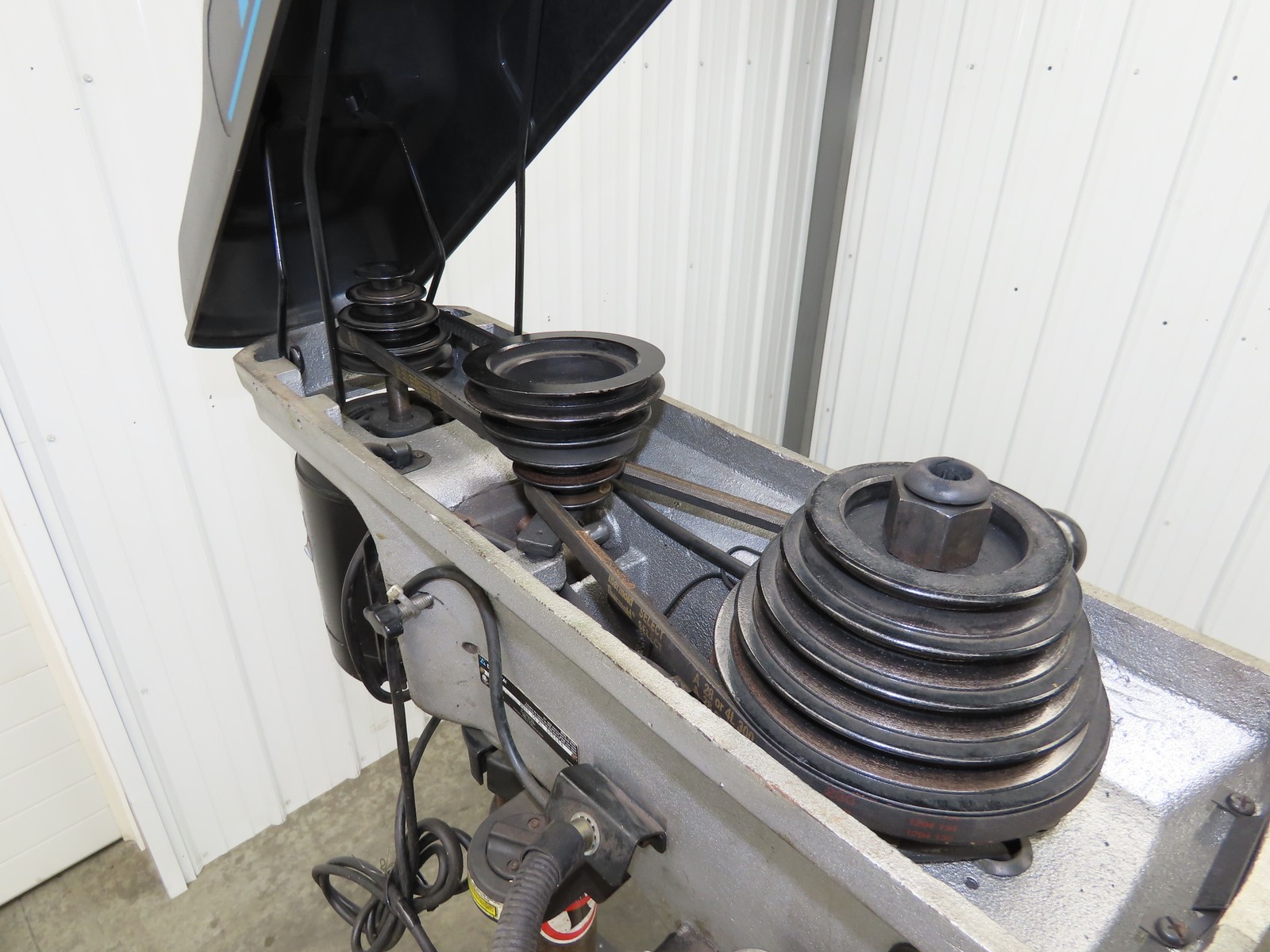 Delta 17-959L Laser Drill Press 17″ Single Phase 120V 3/4Hp 250-2720RPM