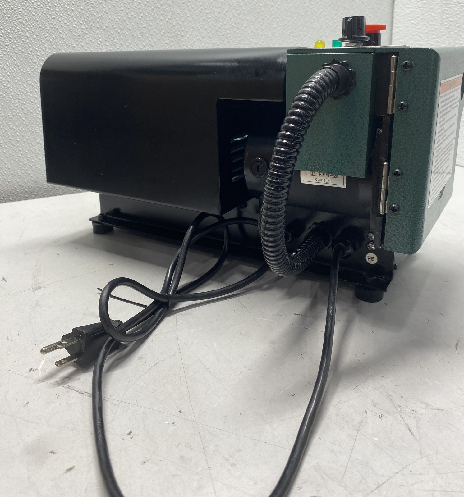 Grizzly 4″ x 6″ Variable-Speed Benchtop Metal Lathe G0745
