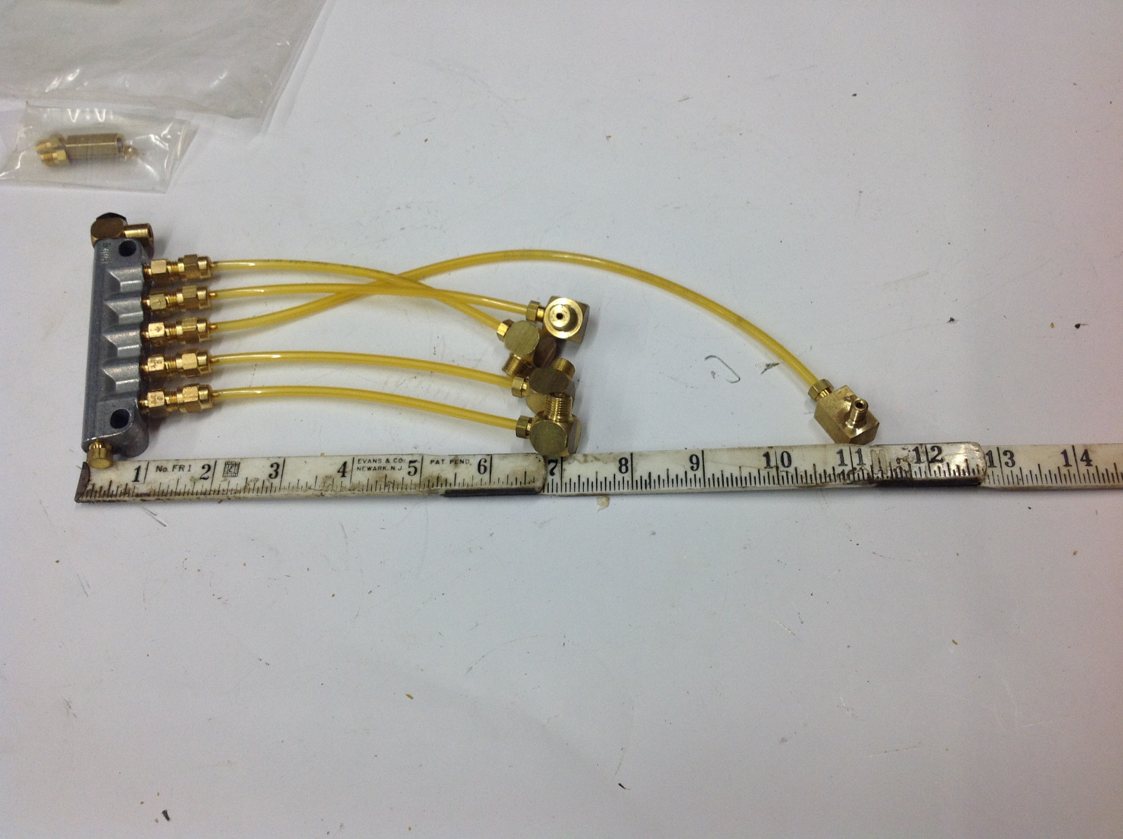Bijur 5-Tube CNC Lubrication Block Manifold 5/32″ OD Nylon, 300 PSI, NEW IN BAG