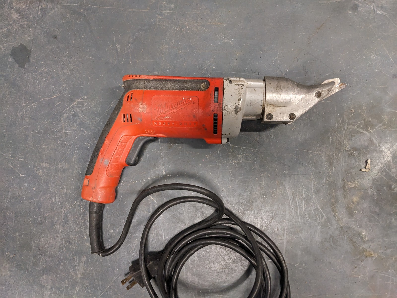 Milwaukee 6852-20 Electric 18 Gauge Shear Metal Cutters 6.8 amp