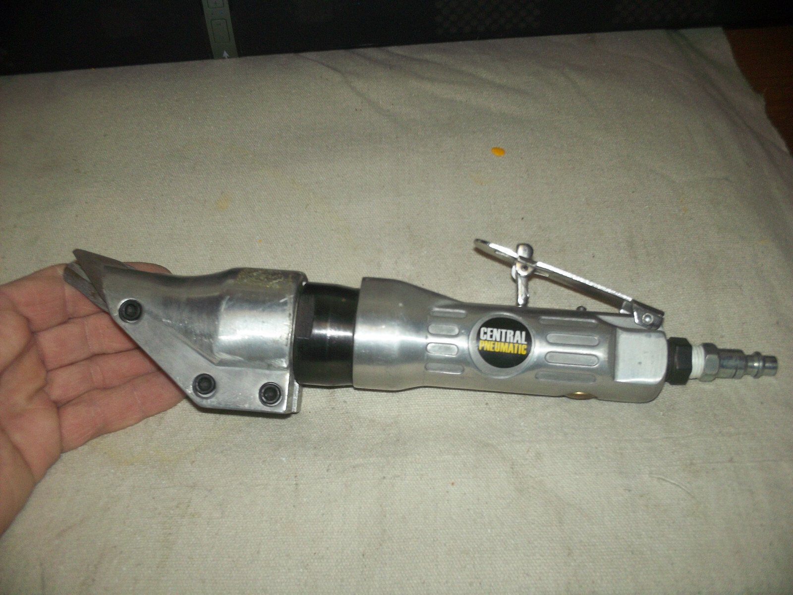 Central pneumatic inline air shears 90 psi max