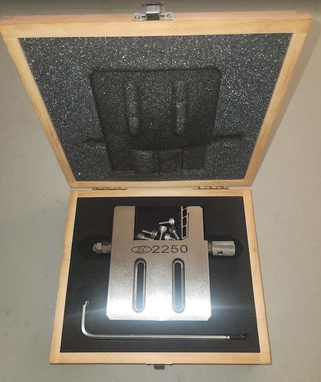 ZC Stainless Steel Wire Cut Vise in case – ZC-2250