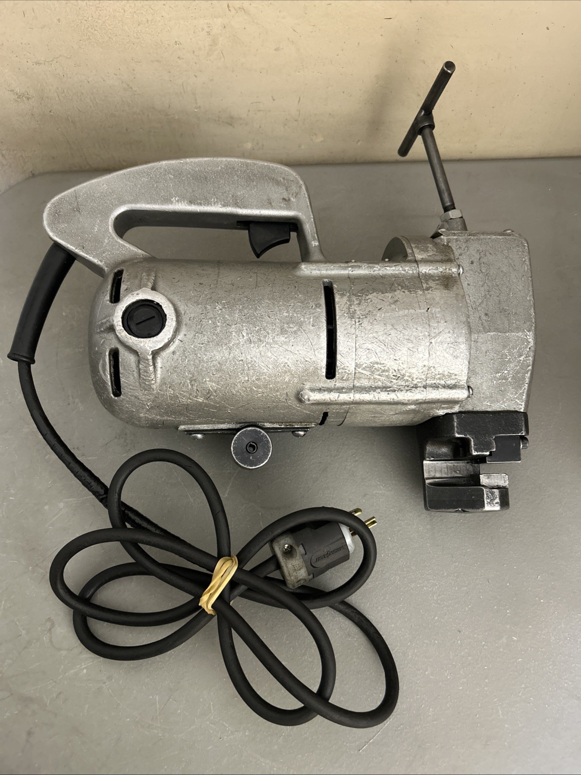 Modern Gobbler Model SN41 Heavy Duty 15A 115V Nibbler 2.5HP