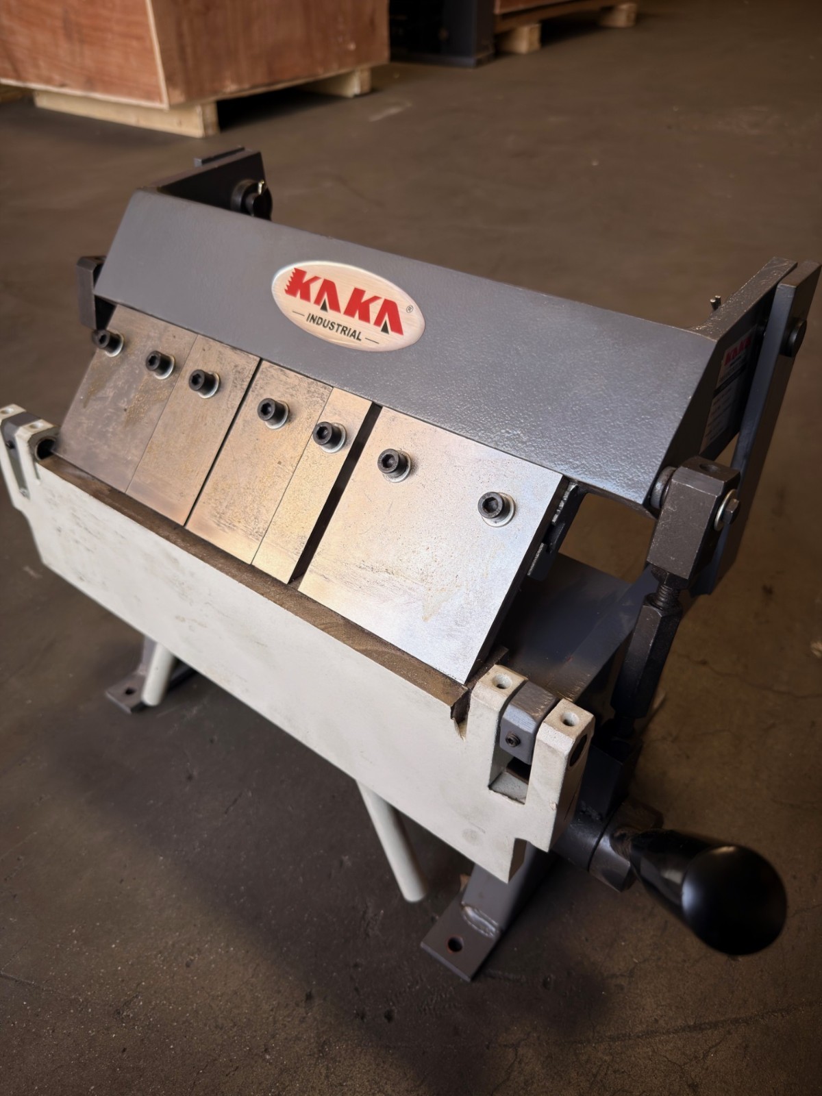 (Not Brand New) Sheet Metal Brake,12 in Box and Pan Brake, 20Ga Capacity W-1220A