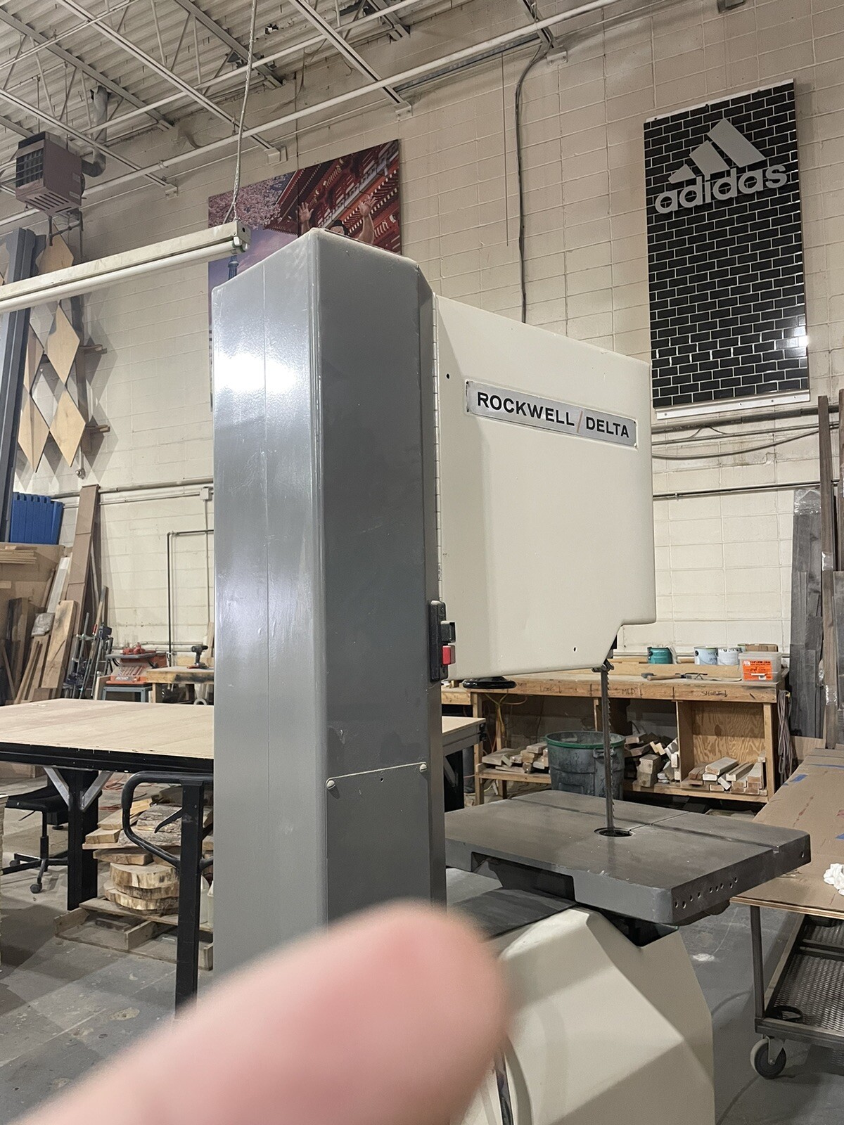 Delta Vertical Bandsaw, Model 28-3XO Very Good Condition 