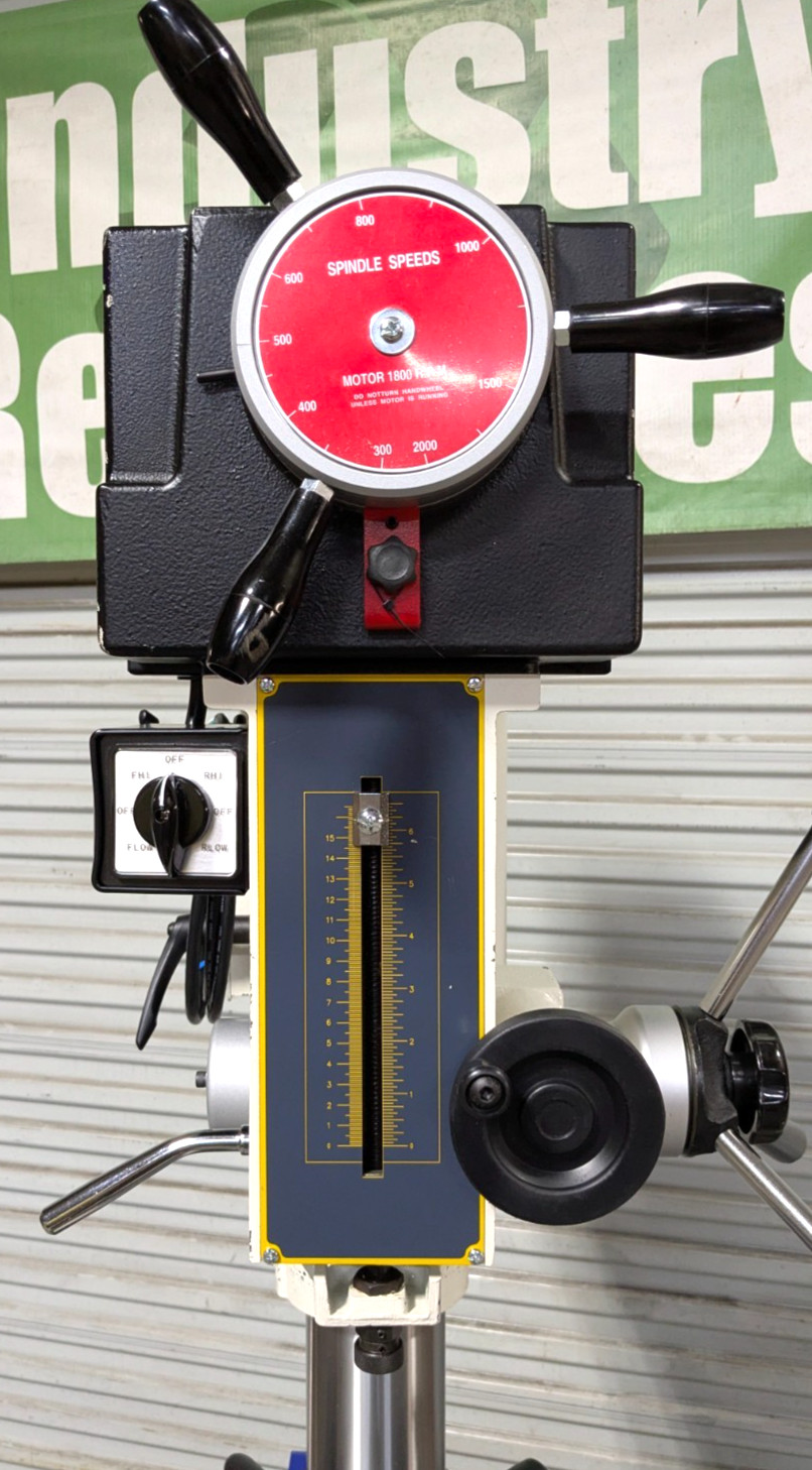 Vectrax Mill / Drill 20" Swing 2hp 220V 3ph 3MT RF-401V/3VTX *Scratch &a