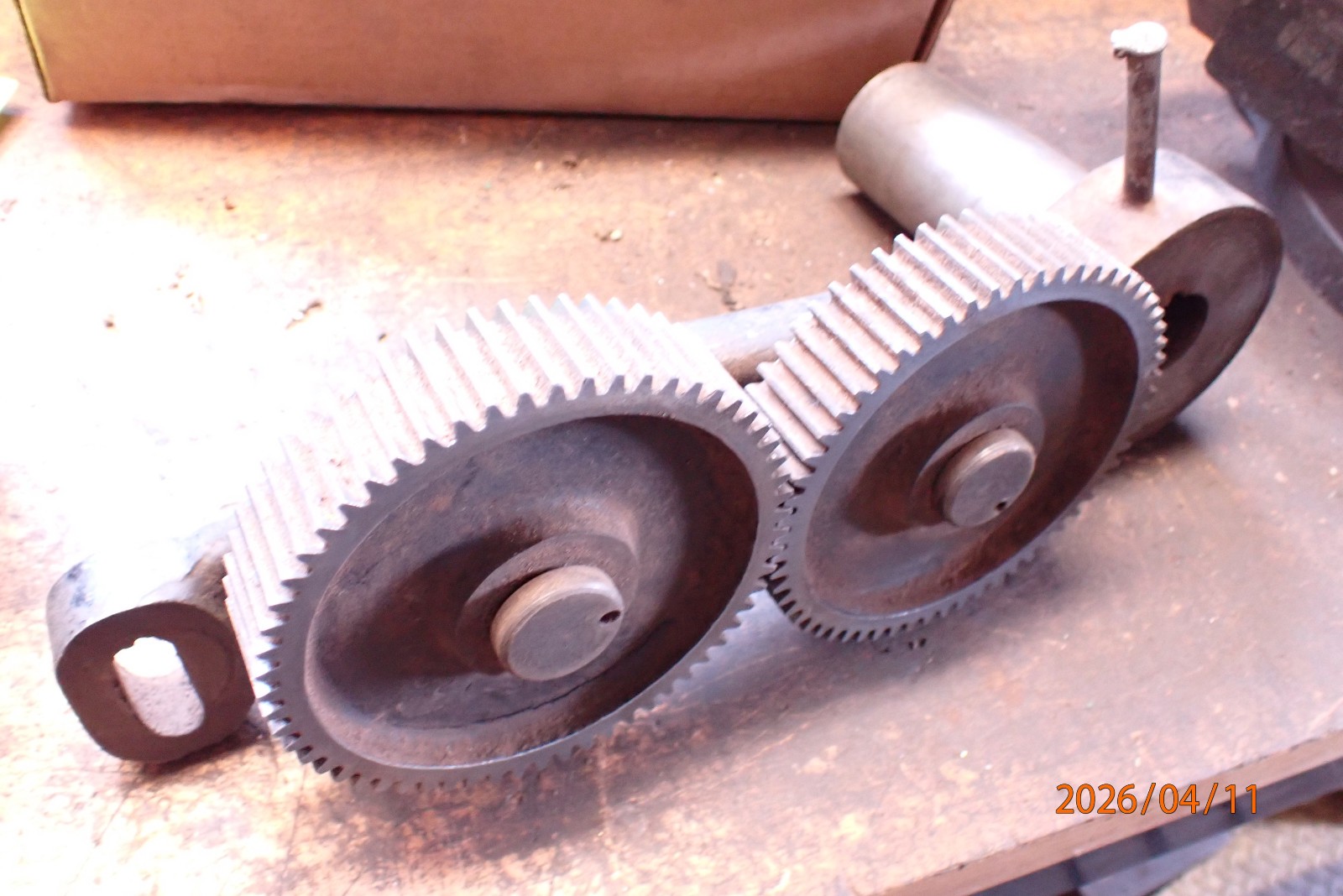 VINTAGE METAL LATHE GEARS AND RACK CASTING