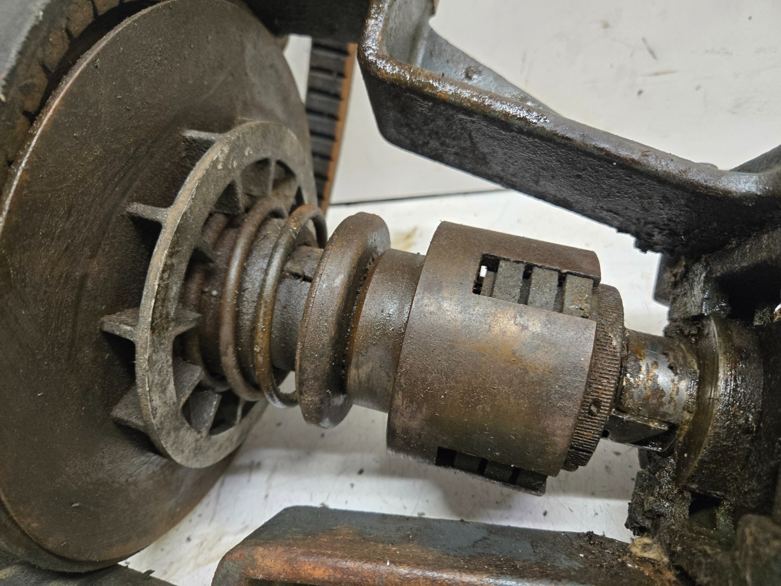 Clausing 5900 Metal Lathe Countershaft & Clutch Assembly