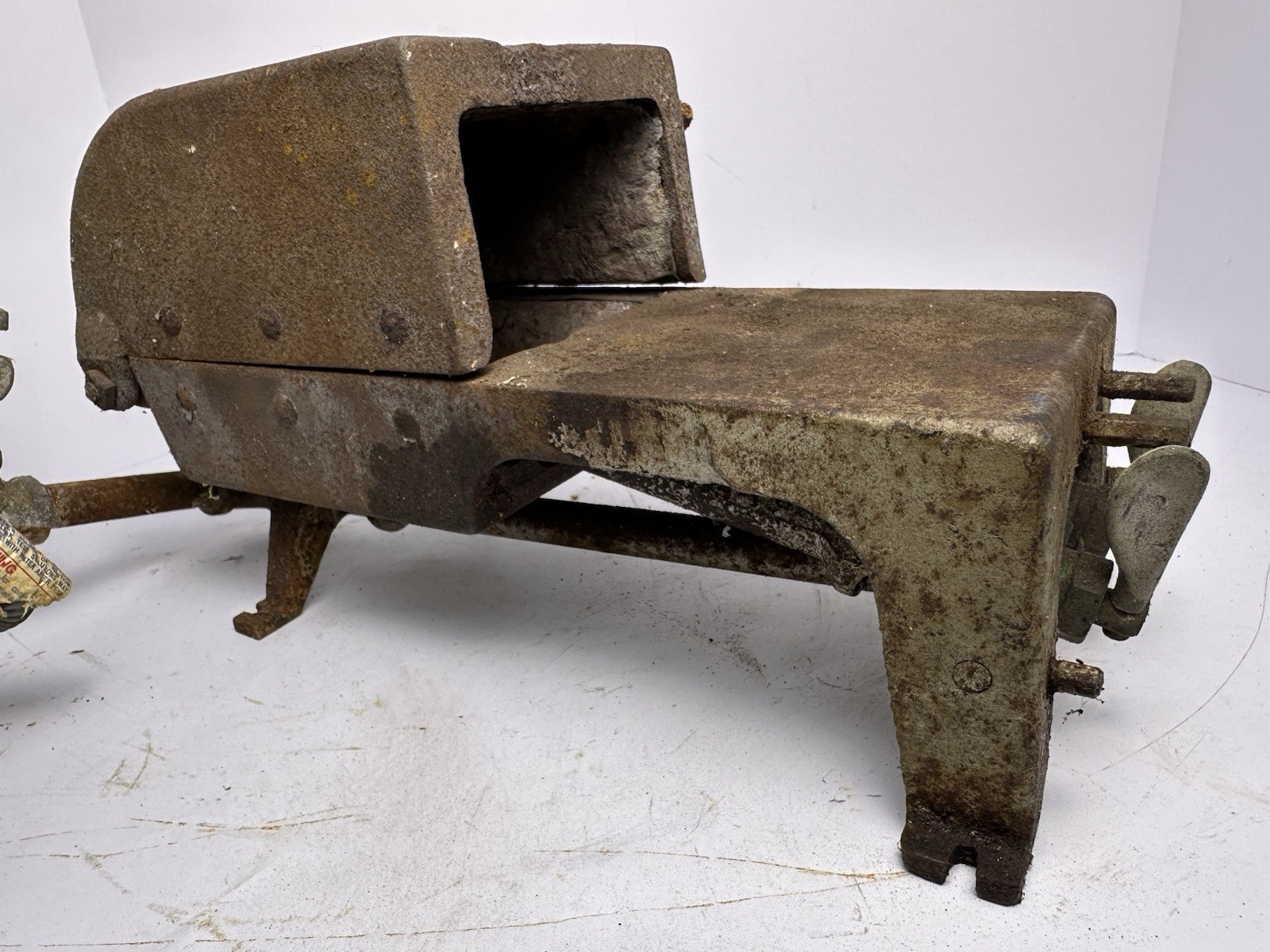 Vintage Johnson No 101 Bench Furnace Cast Iron Gas Forge Blacksmith 1930-1940s
