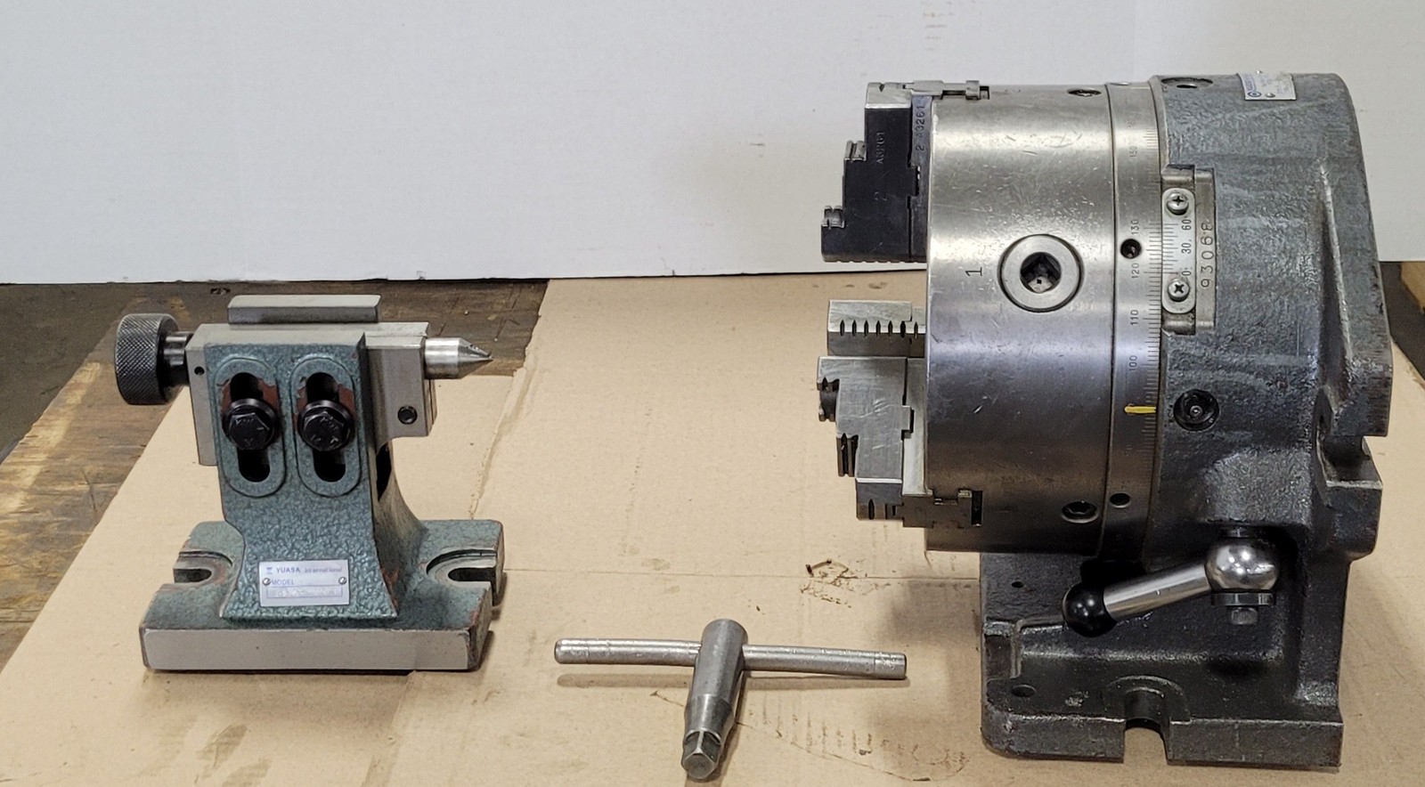 YUASA Model 550-007 Super Spacer w/ 3 Jaw Chuck & Tailstock