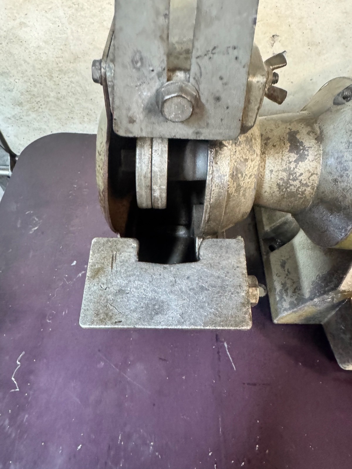 WISSOTA BENCH GRINDER, E-7,7” WHEEL, 1/2HP, 3450 RPM, 115 V, Read Ad