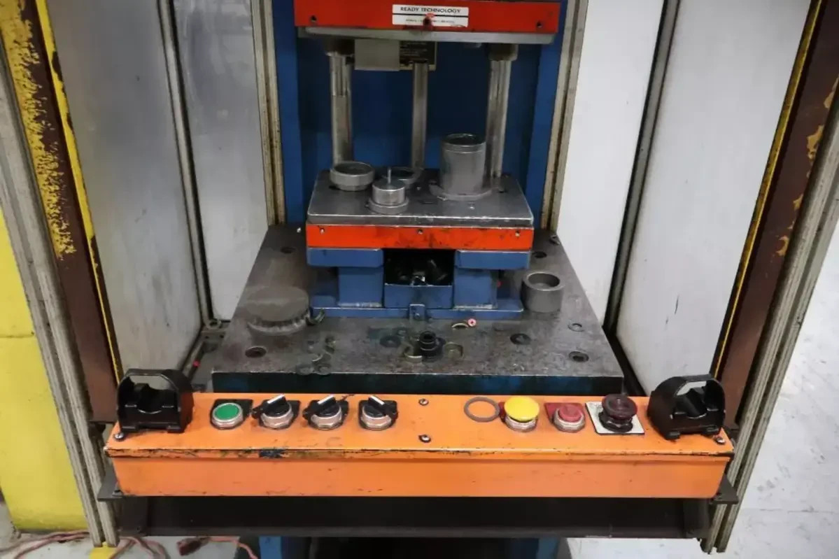 18 TON NEFF “DF15-5HS GAP FRAME FLOOR-STANDING HYDRAULIC PRODUCTION PRESS #30869