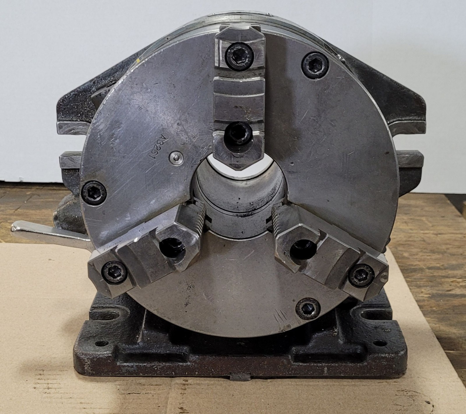 YUASA Model 550-007 Super Spacer w/ 3 Jaw Chuck & Tailstock