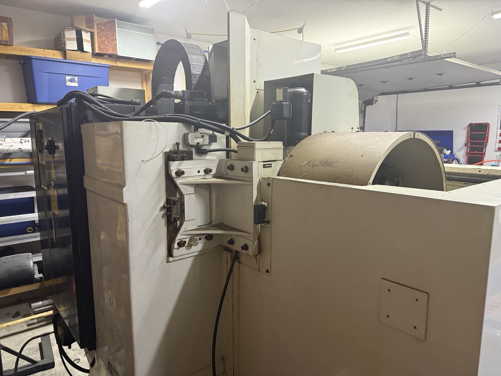 Hurco VM2 CNC Vertical Machining Center CAT40 230V 15hp MAX Control 2004