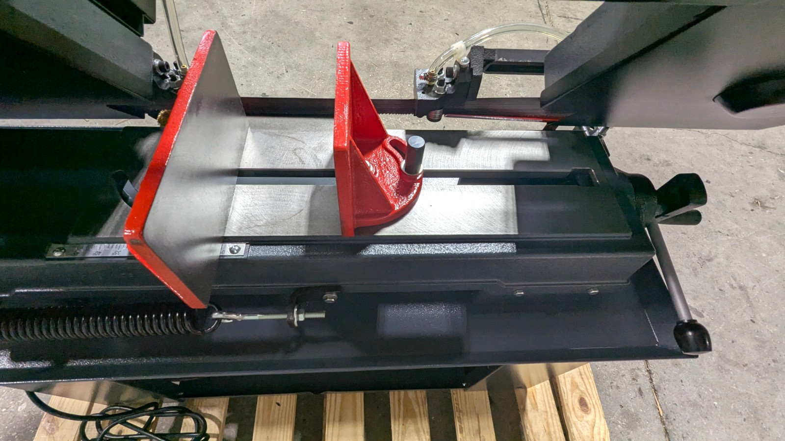 DAKE SE912 9 x 12 Horizontal Bandsaw 110v 1HP Step Pulley *Scratch & De