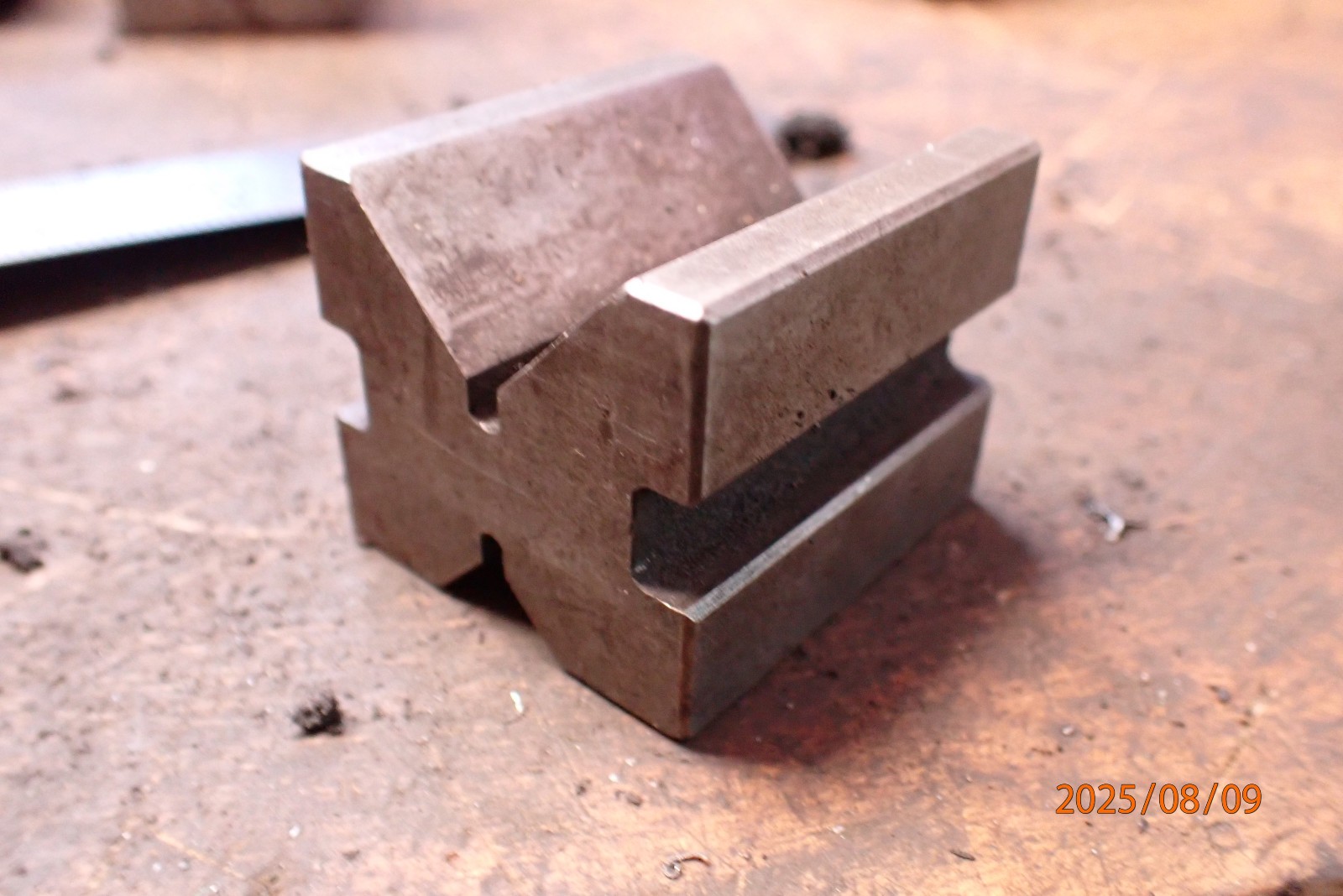 LOT 460; MACHINIST SETUP BLOCKS AND V-BLOCKS JIG FIXTURE SETUP TOOLING