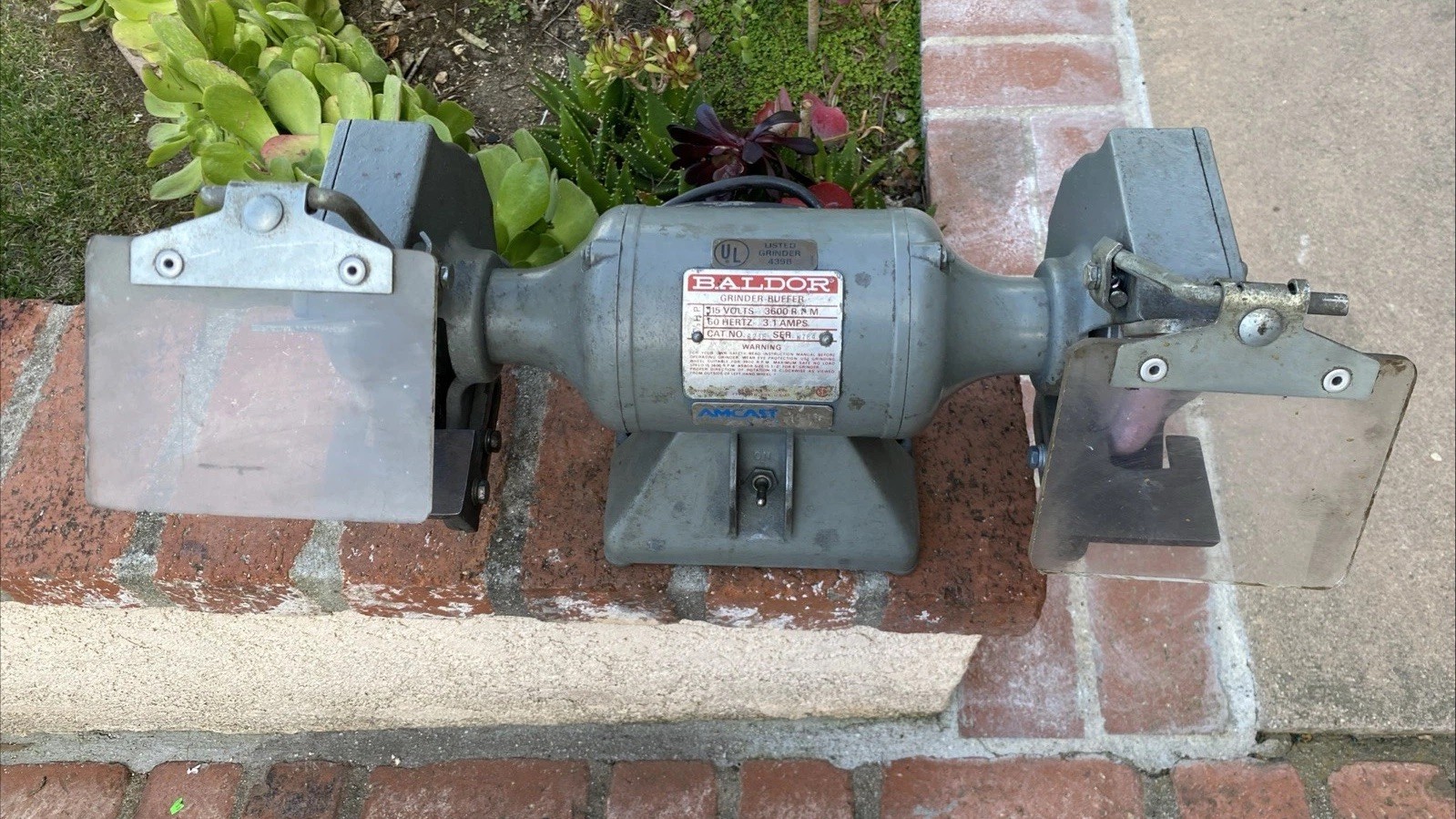 Baldor USA 623E 6″ 1/3 HP 3600 RPM 115V Industrial Bench Grinder Buffer