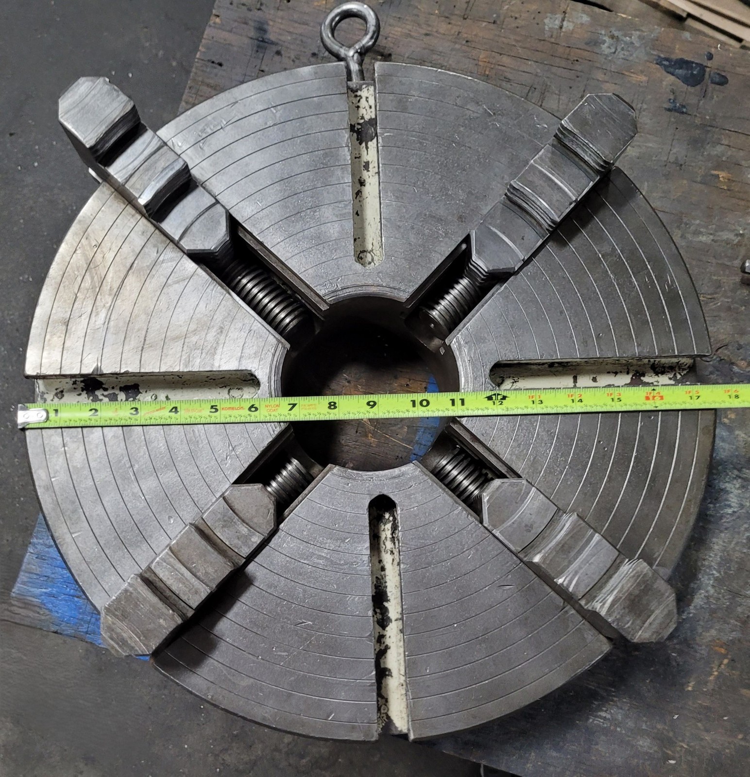 17-1/2in Bison Lathe Chuck – 4 Jaws – D1-8 Camlock