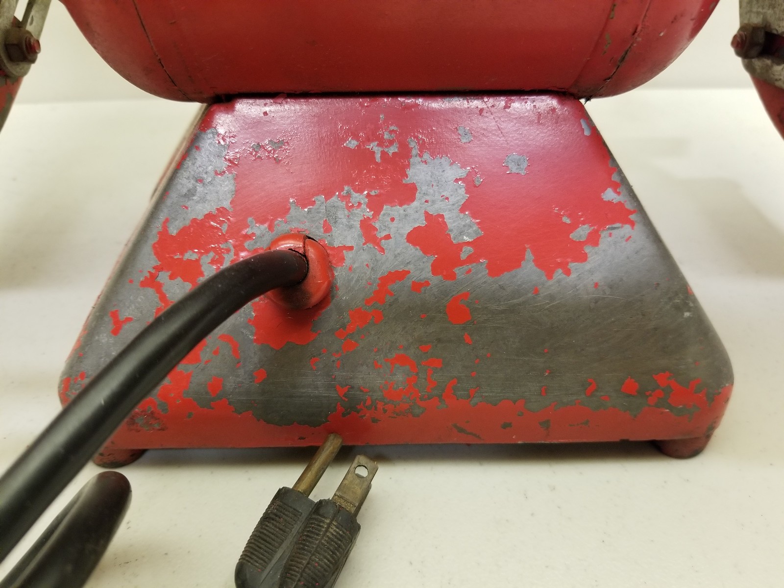 BALDOR 6” GRINDER / BUFFER #612R – 1/3 HP – 3600 RPM – 115 VOLTS – RUNS GREAT!