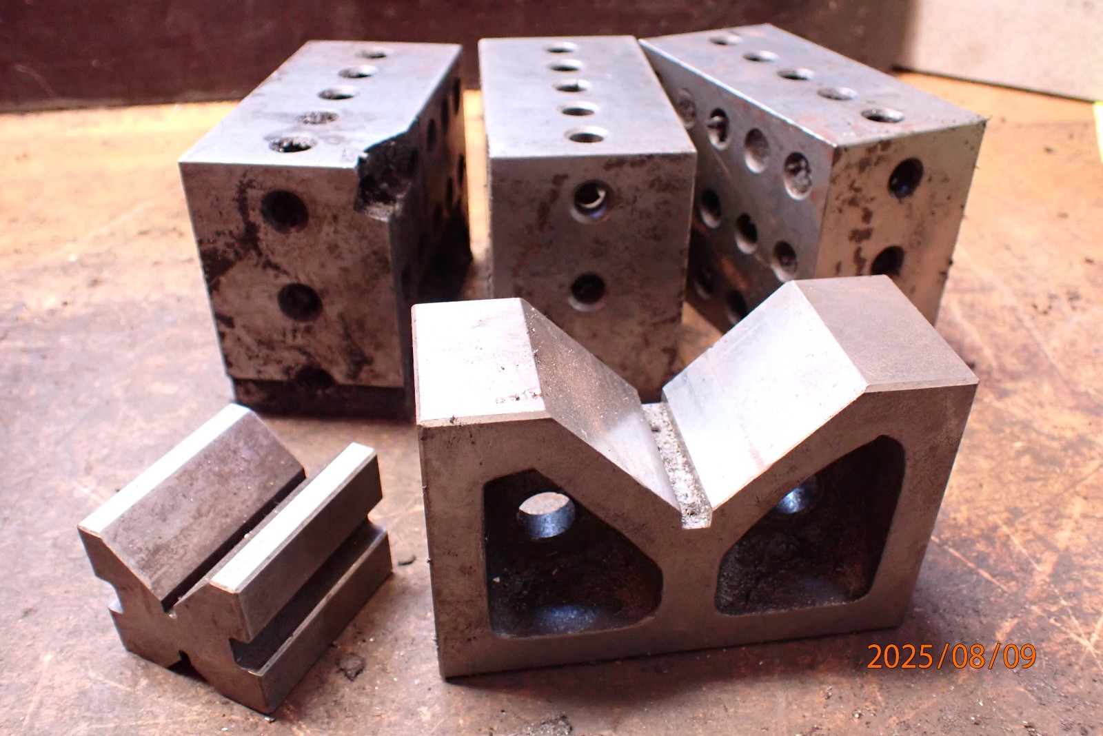 LOT 460; MACHINIST SETUP BLOCKS AND V-BLOCKS JIG FIXTURE SETUP TOOLING