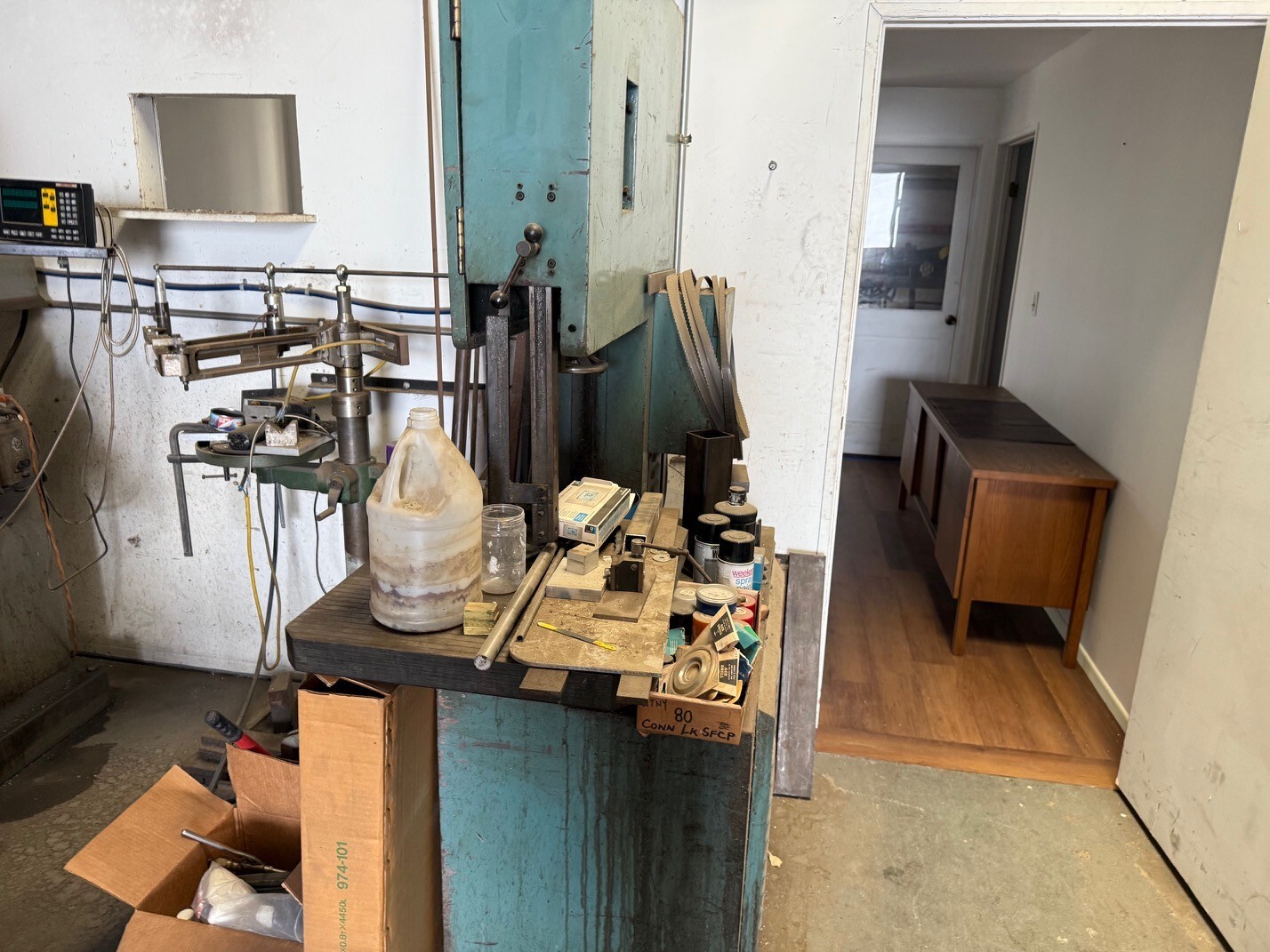 CNC Bandsaws Fully Automatic and Manual Mill and Bandsaw.
