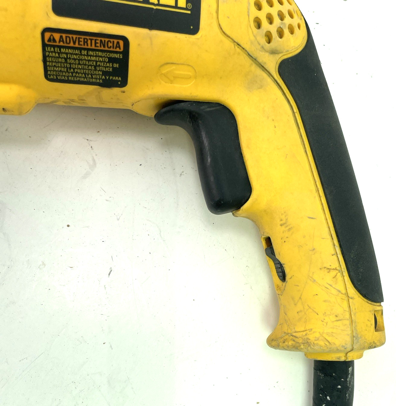 DEWALT DW890 Corded Heavy-Duty 18 Gauge Corded Swivel Head Sheet Metal Shears