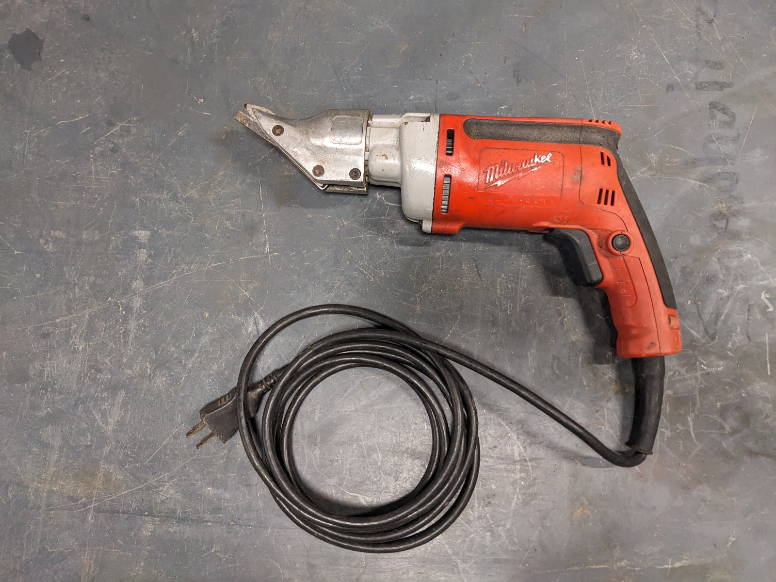 Milwaukee 6852-20 Electric 18 Gauge Shear Metal Cutters 6.8 amp