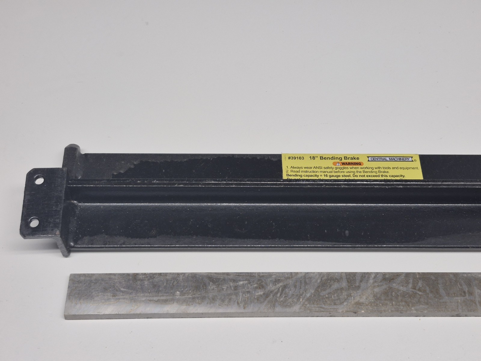 Central Machinery 18″ Bending Brake Model 39103 90 Degrees Bending Capacity