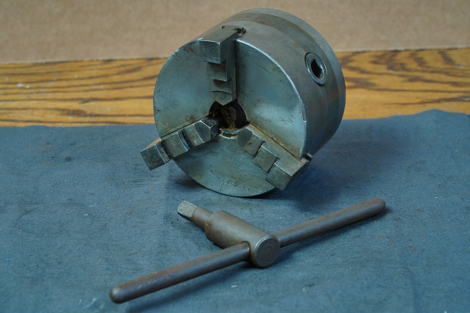 Cushman 4″ 3-jaw Metal Lathe Chuck with One Set of Jaws and Chuck Key