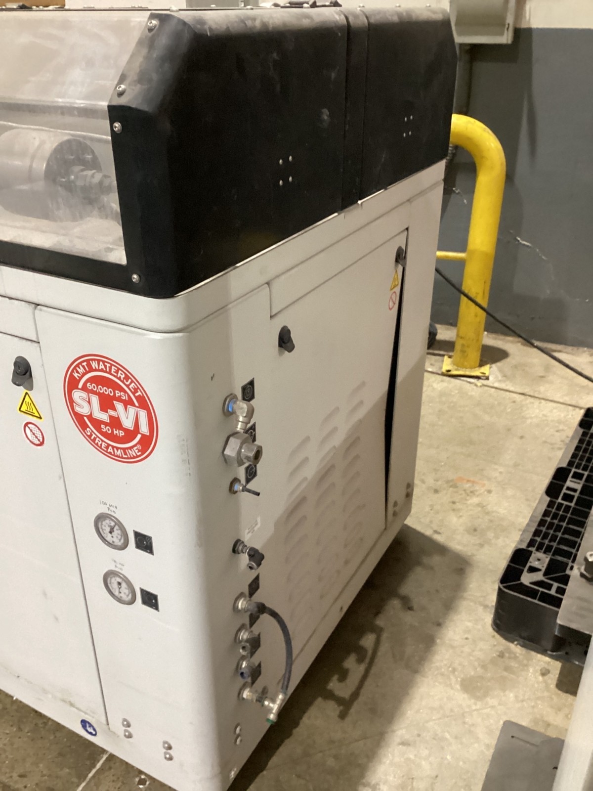 AKS CUTTING SYSTEMS WKX3S-612 Waterjet Cutter w/ KMT SLVI 50R Intensifier Pum…