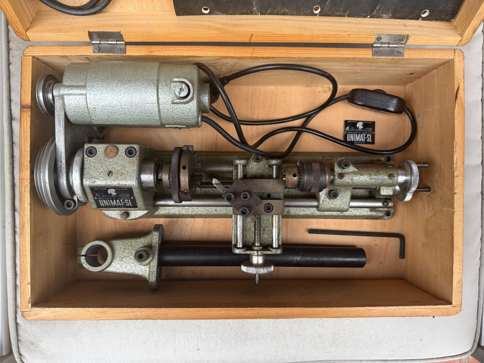 Unimat -SL DB 200 Jeweler’s Machinist’s Lathe w Original Wood Box & Manual