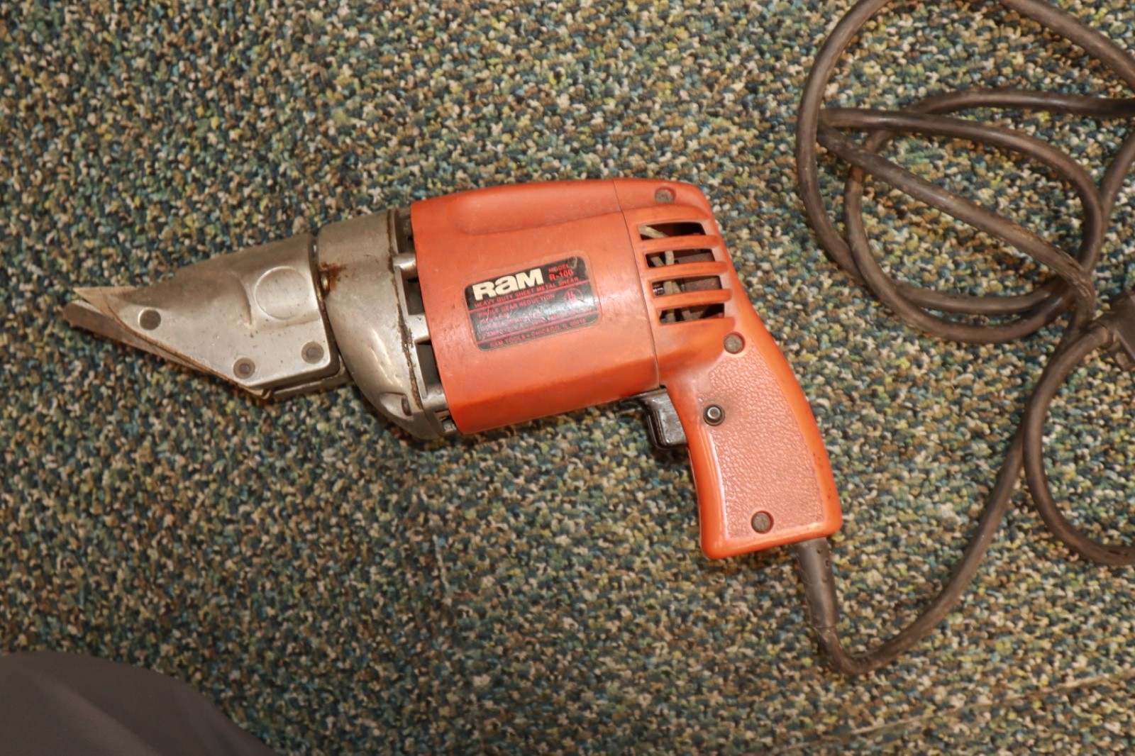 Vintage Used Ram # R-100 Heavy Duty Sheet Metal Shear Corded Tool
