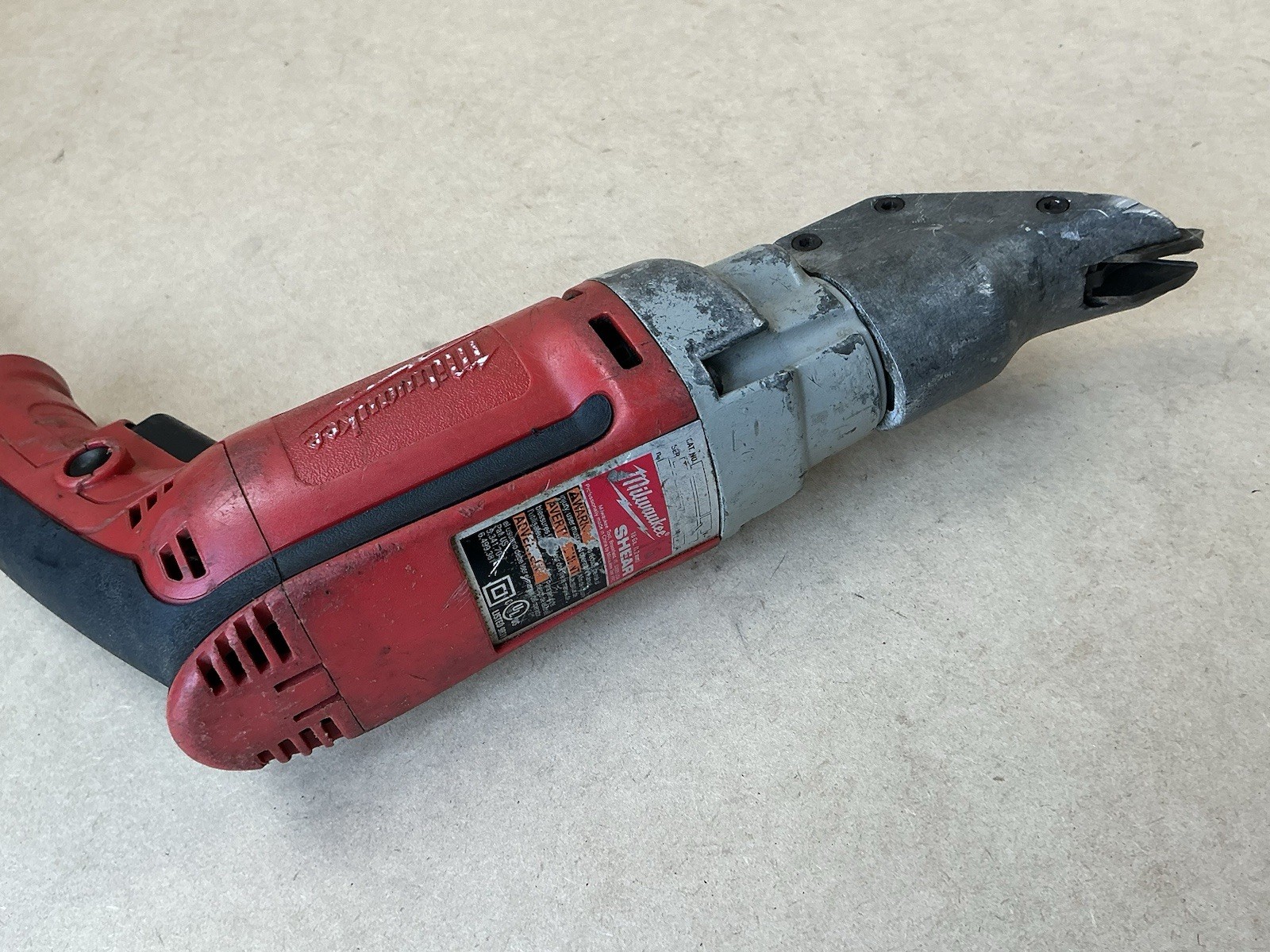 Milwaukee 6852-20 Corded 18-Gauge Sheet Metal Shear 6.8 Amp Motor