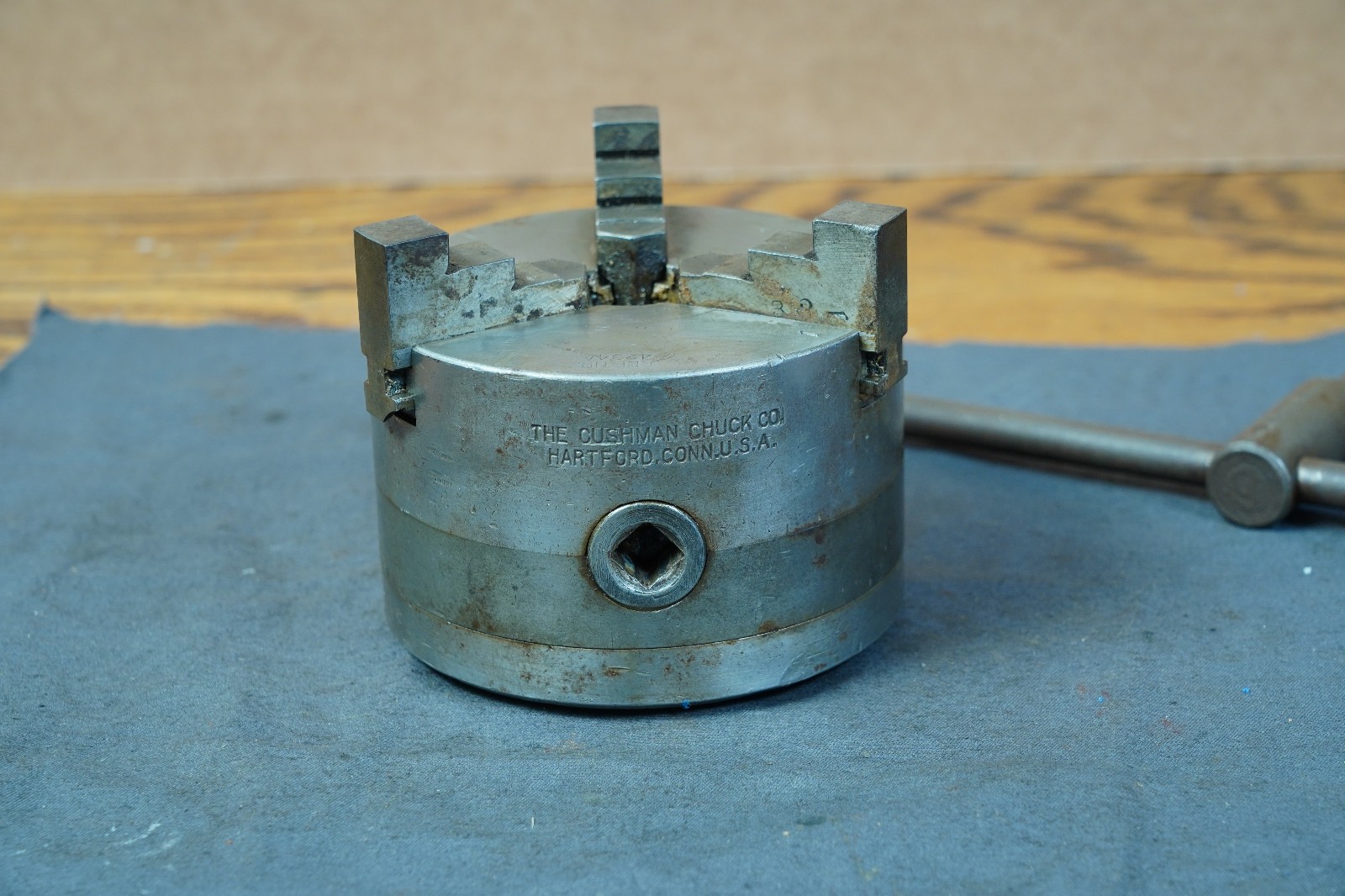 Cushman 4″ 3-jaw Metal Lathe Chuck with One Set of Jaws and Chuck Key