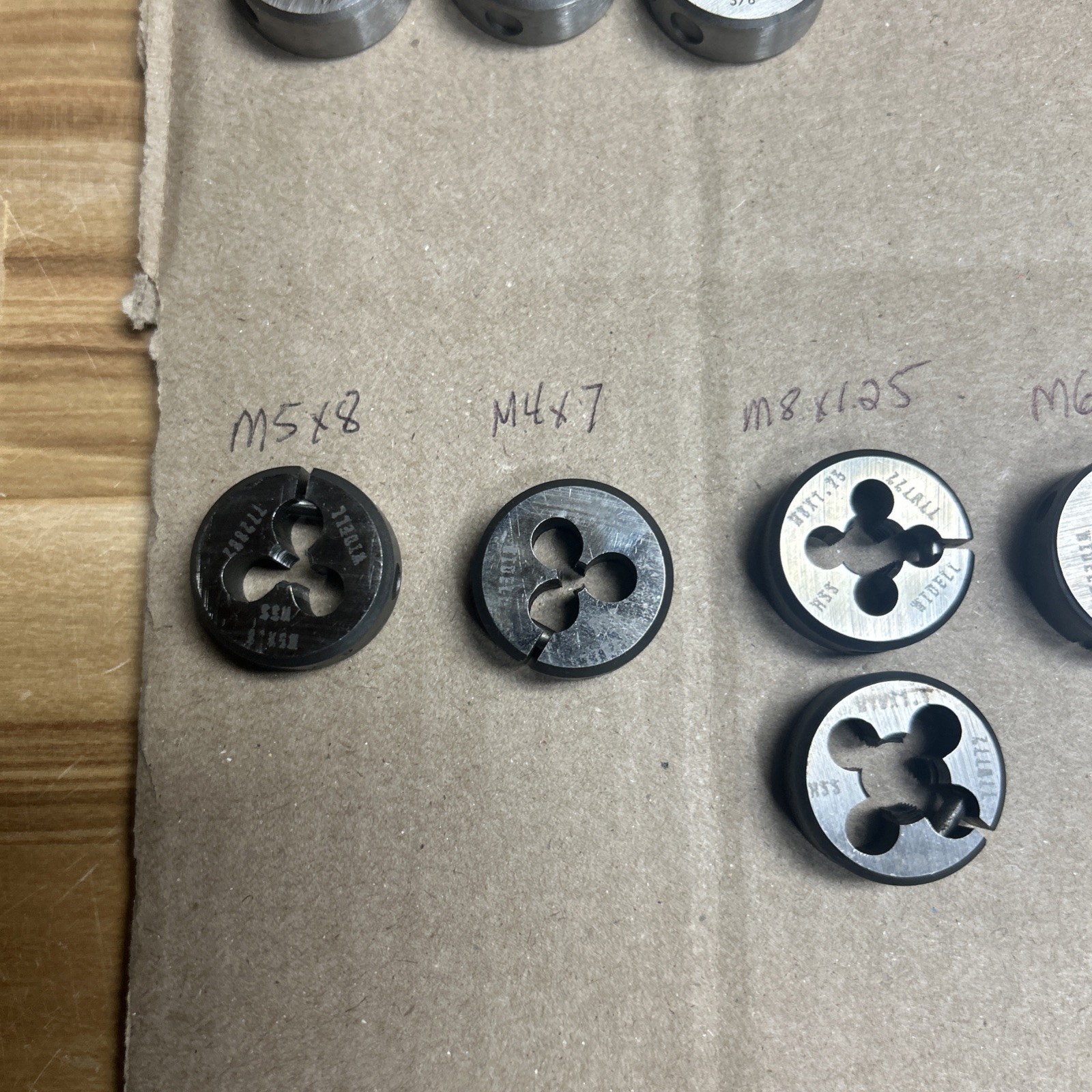Widell/Hanson/China Die lots. Total of 37 pieces. See pictures for sizes