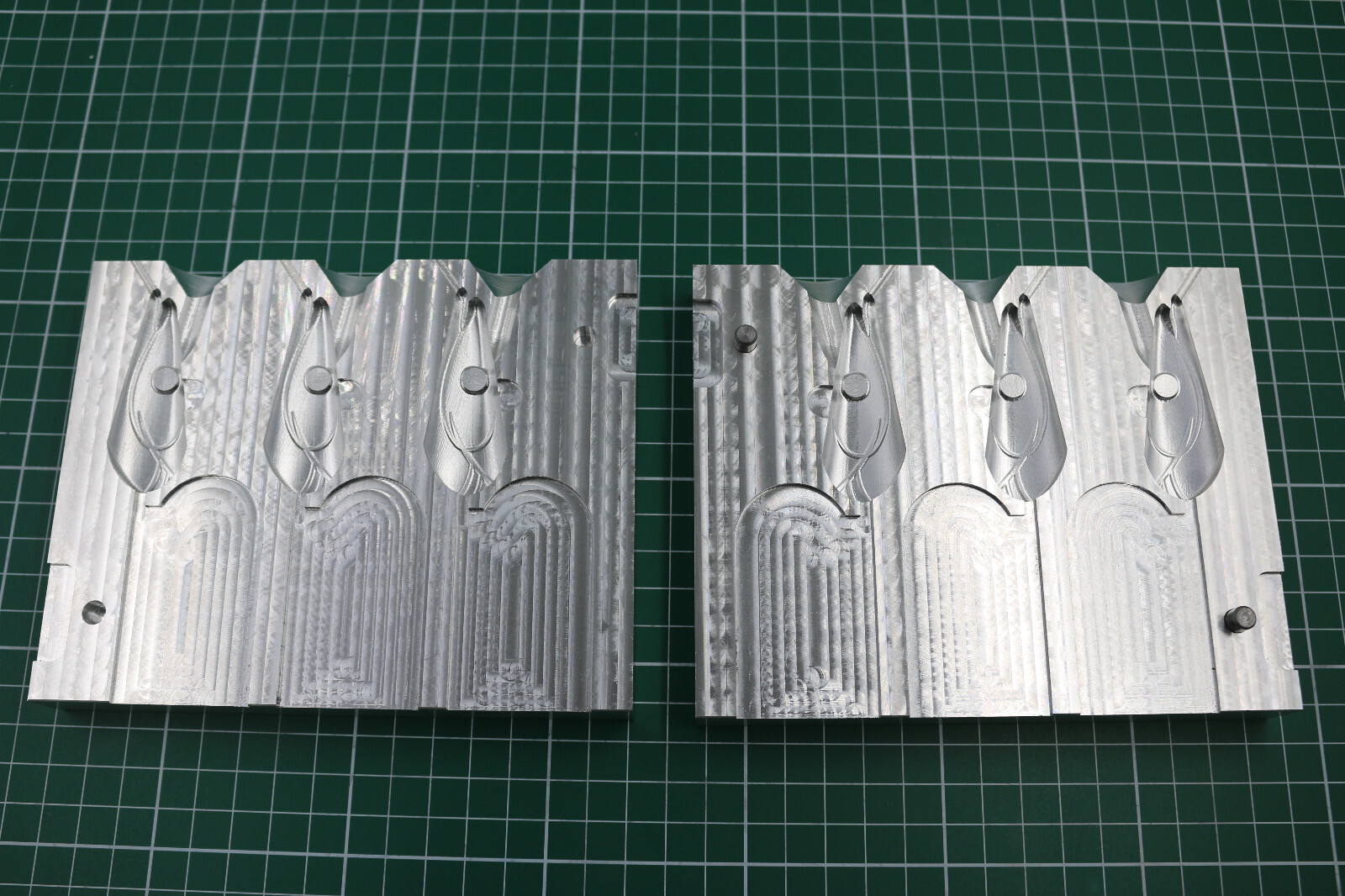 Custom mold building services, CNC machining services, CNC production of parts
