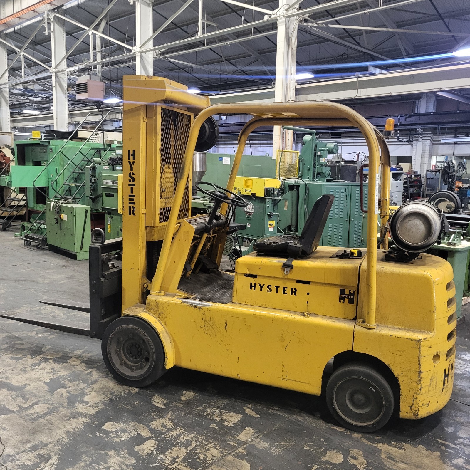 Hyster 10,000 lbs. Cap, Forklift, Propane, 15′ Lift, Side Shift, 3335 Hours