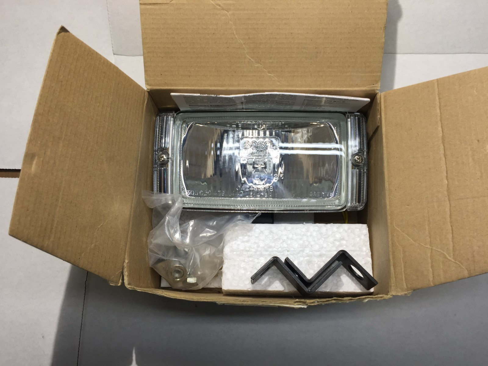 HAAS BOSCH WORK LIGHT 12VAC RECTANGULAR KIT PT# 32-1060 FOR MED VF MACHINE (F-1)