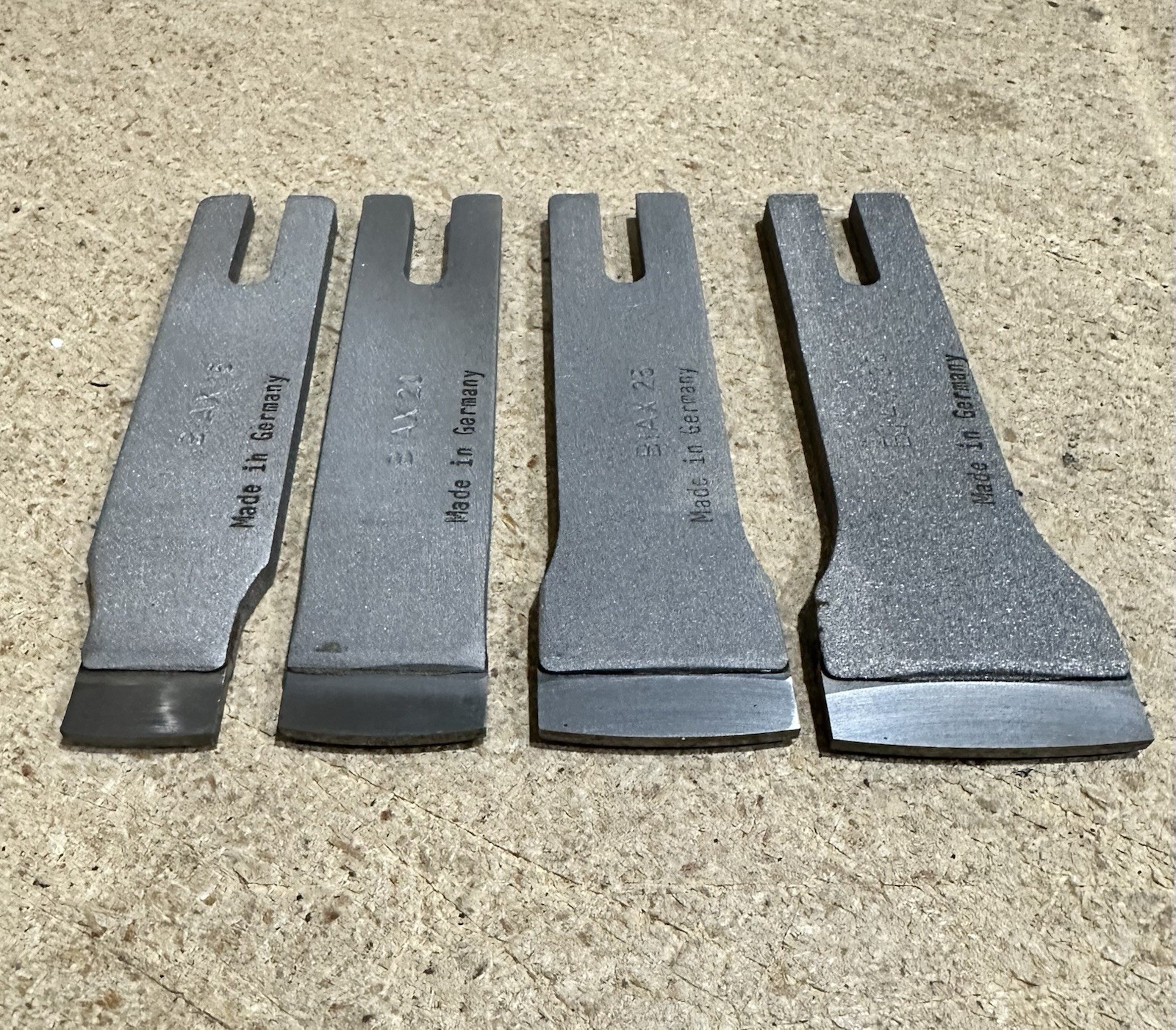 BIAX Scraper Blade Kit w/ Leather Pouch