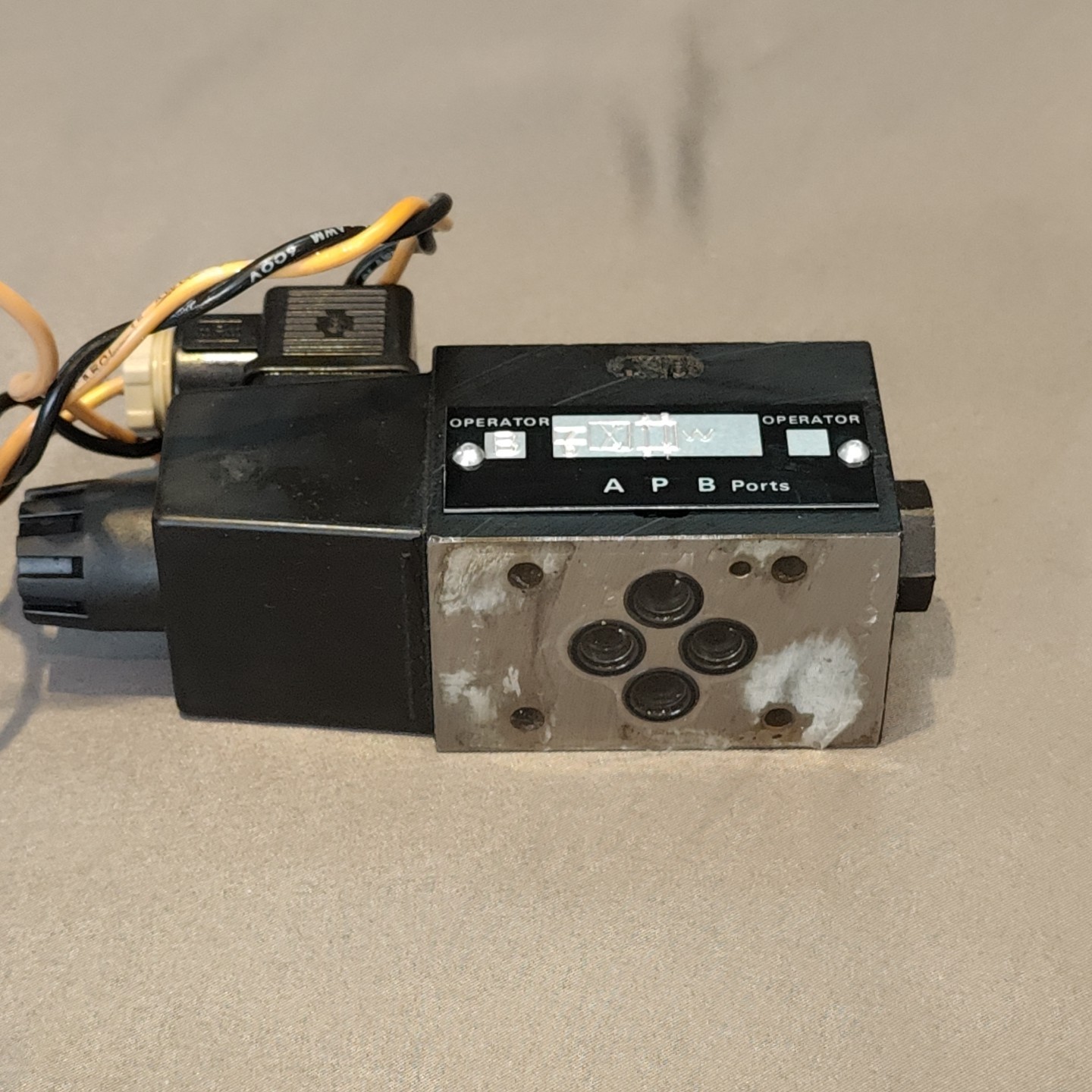 Parker Pilot Valve D1VW20BYY50 120/110V, .43-.50A, 5000 PSI