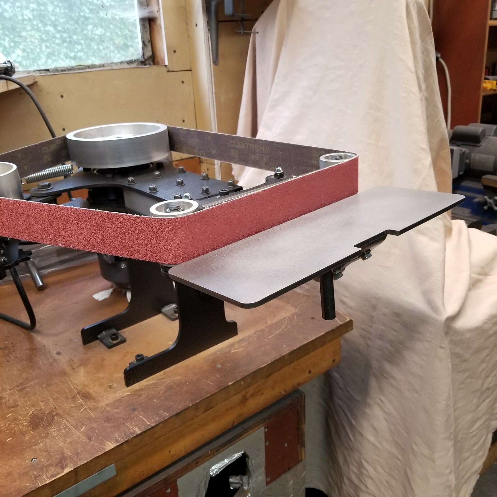 D-D Work / Tool Rest for Northridge Mod-2 Belt Grinder – 10″ Table