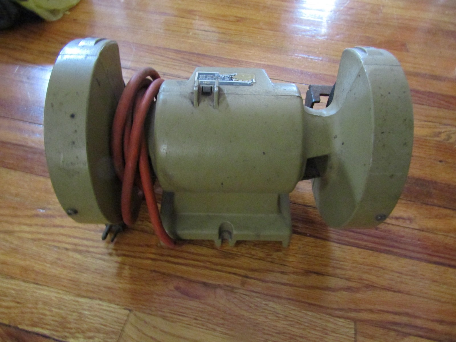 Vintage Black & Decker 5″ Bench Grinder Cat. No. 7900 TESTED