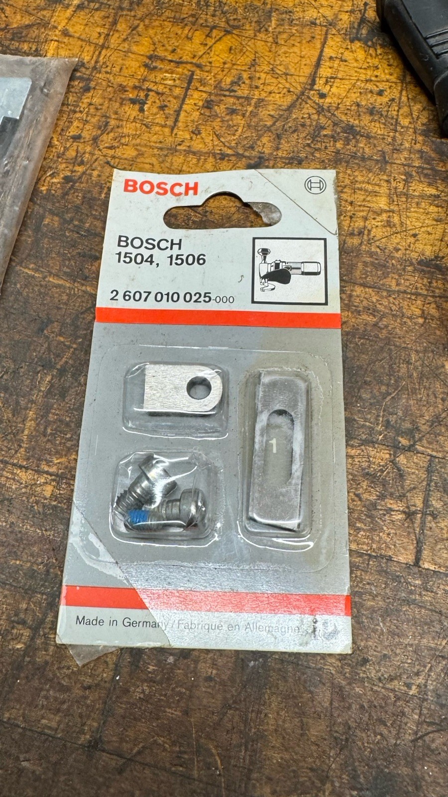 Bosch 1506 Unishear Shear, Sheet Metal Nibbler With Extra Blade Set