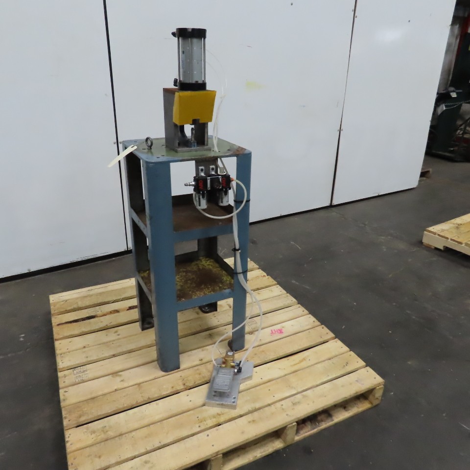 Fabco 1-1/2″ Stroke Light Duty Pneumatic C-Frame Punch Press Unitool L3/4