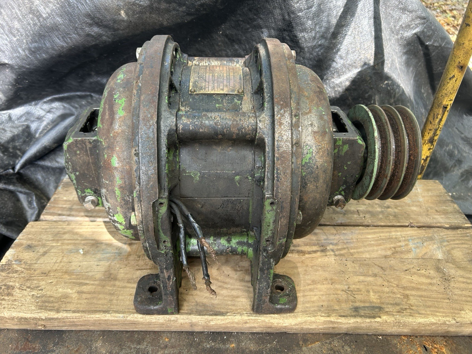 Vintage General Electric Machinery Induction Motor 5hp 3phase Model 65A2