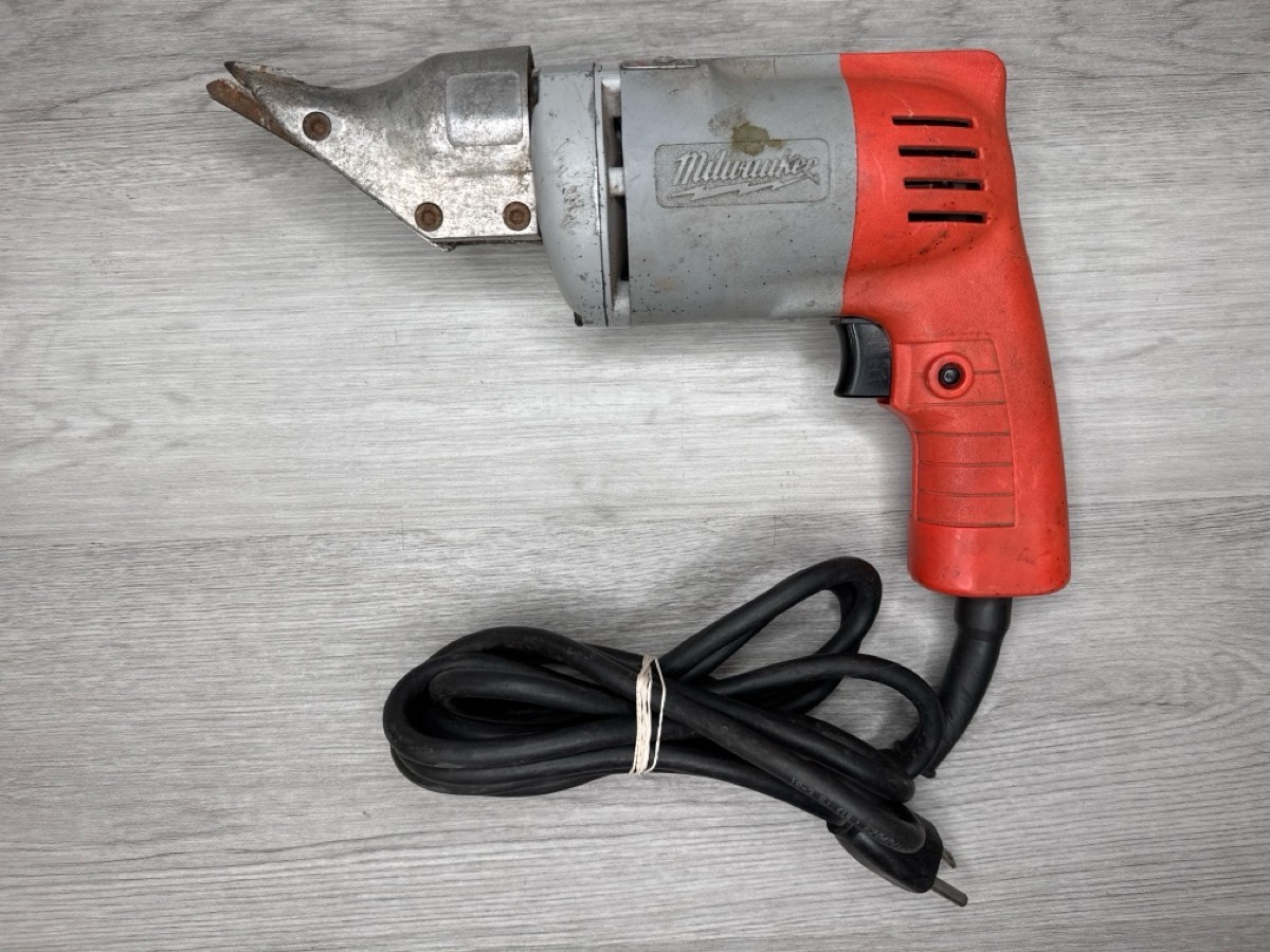 Milwaukee 6850 18 Gauge Corded Swivel Head Metal Shear (A1D031117)